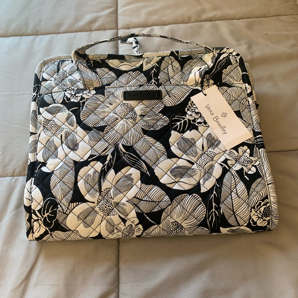 NWT VERA BRADLEY TRAVEL CASE